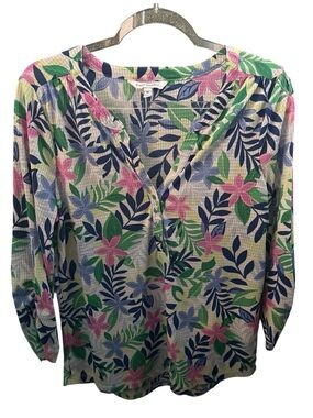 Easy Going Floral Button-Front Tunic in Multi-Color